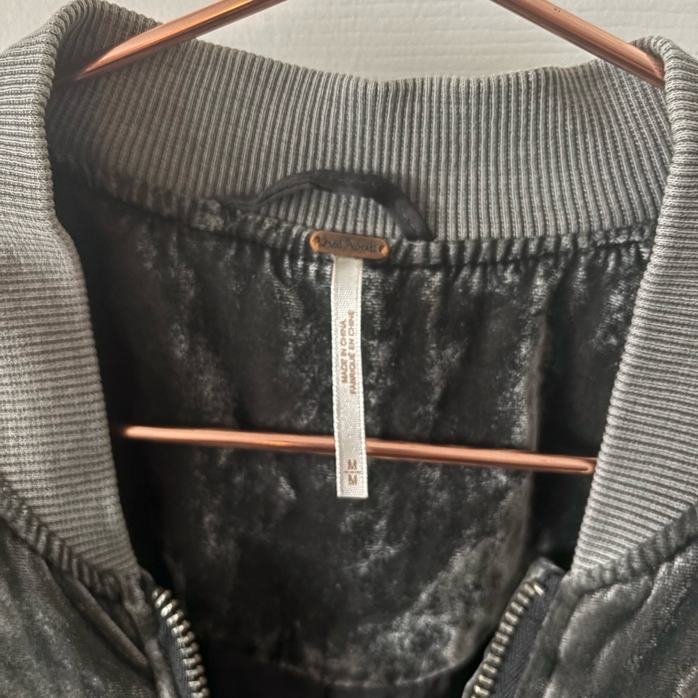 Free People ruched velvet bomber jacket Size M - Picture 5 of 7